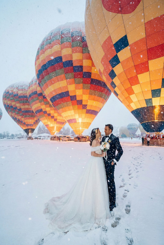 kış manzarası eşliğinde kapadokya düğün fotoğrafları 