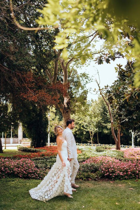 Hidiv Kasrı bahçesinde Nursel ve Murat’ın doğal ve romantik düğün fotoğraf çekimi