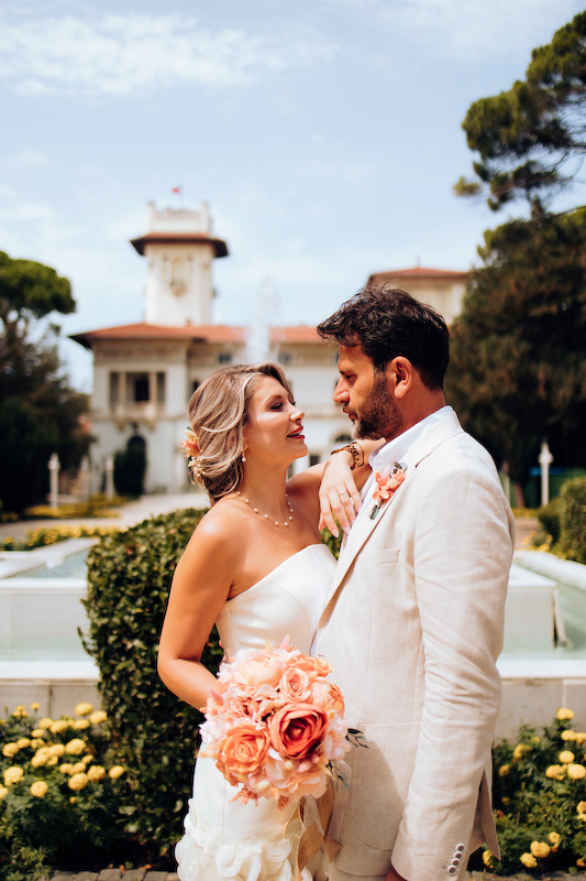 Hidiv Kasrı bahçesinde Nursel ve Murat’ın doğal ve romantik düğün fotoğraf çekimi