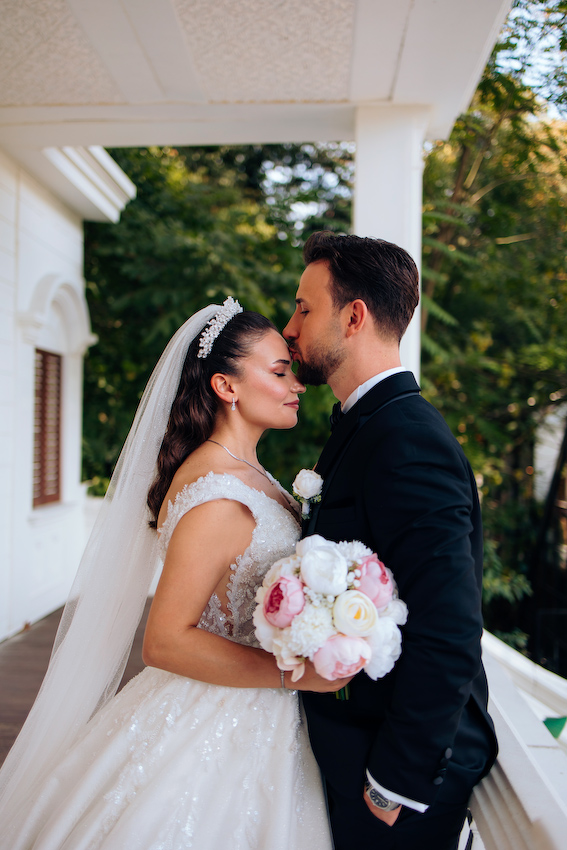 İstanbul Sarıyer Plato’da Özge ve Efe’nin romantik düğün dış çekimi